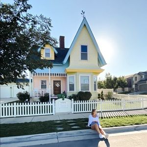 Meet your Posher, Lea